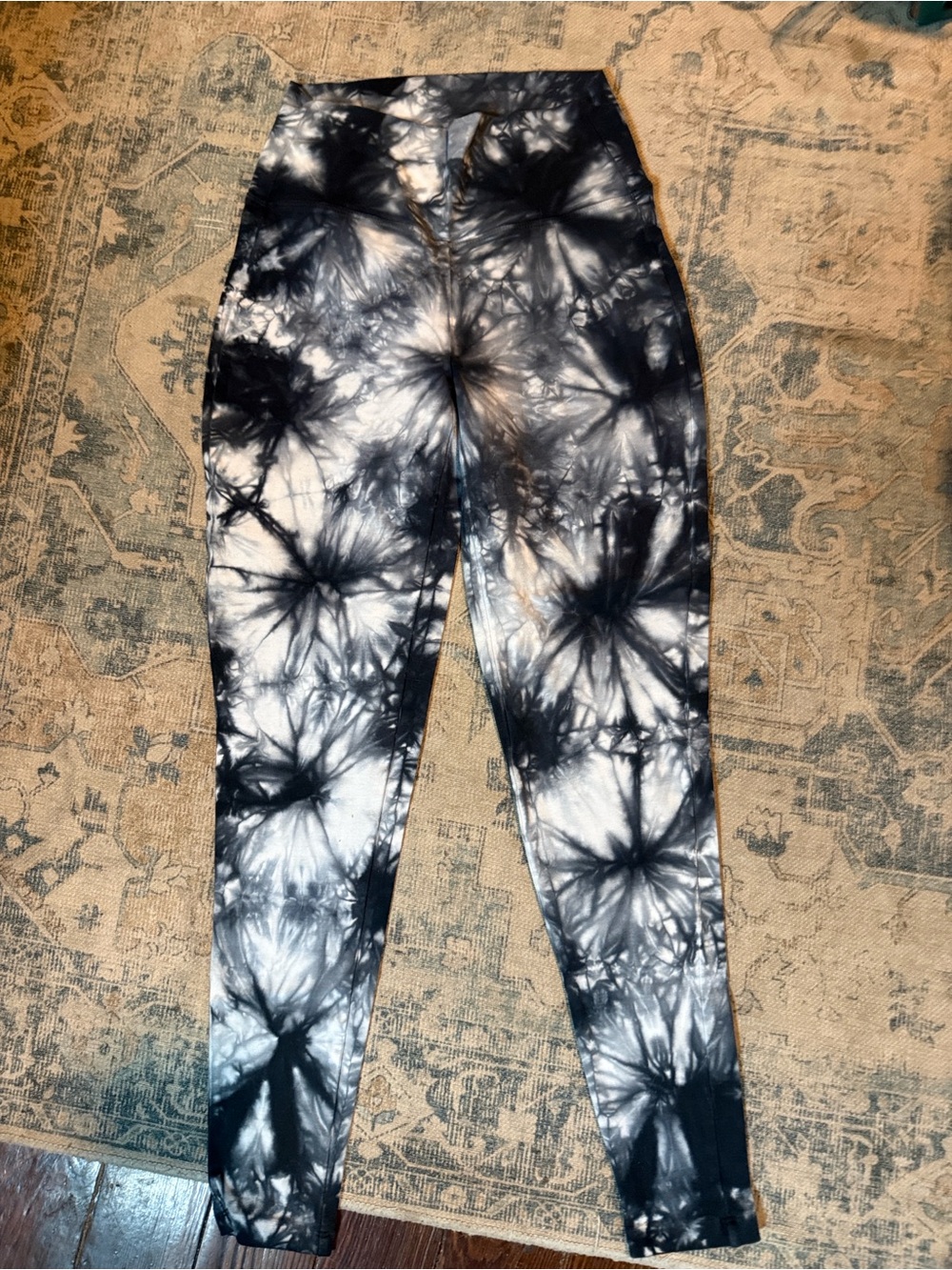 Zenana Outfitters Black & White Tie-Dye Leggings